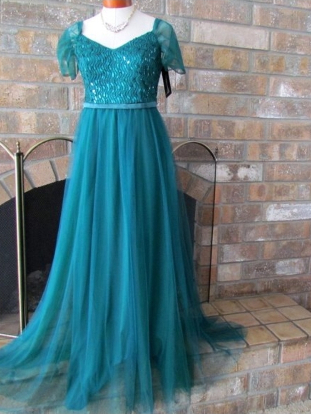 GREEN BALL GOWN, L, EVER PRETTY NWT TULLE OVERSKIRT, ON or OFF SHOULDER, SEQUINS